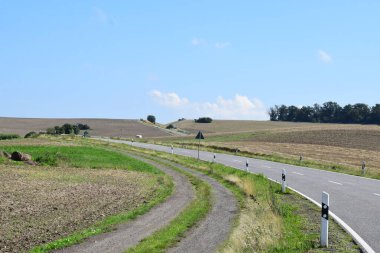 landelijke weg in platteland
