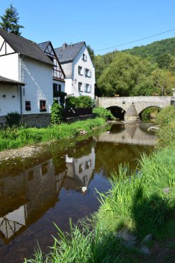 Yaz kuraklığı sırasında Monrela 'daki Elz Nehri