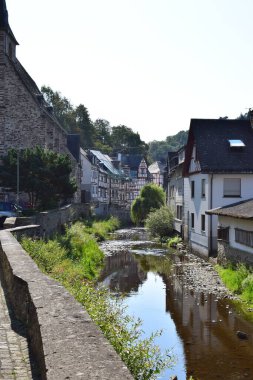 Güzel ortaçağ kale mimarisinin manzarası