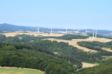 Dağlardaki elektrik hatları