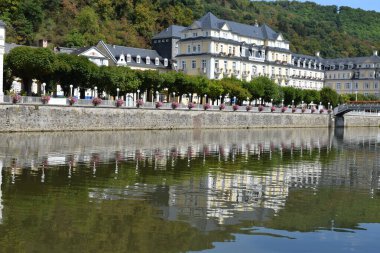 Almanya 'da Spielbank Bad Ems ile Lahn kıyısı