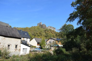 Köy ve kale Virneburg