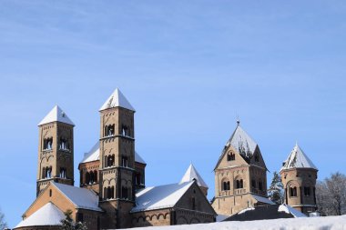Almanya 'da Eifel' de Maria Laach Kilisesi