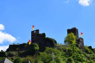 Eski şato Burg Metternich 'i mahvetti.