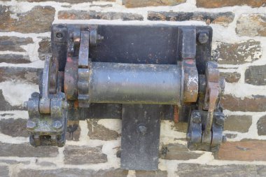 Eski demir paslı ve demir borular