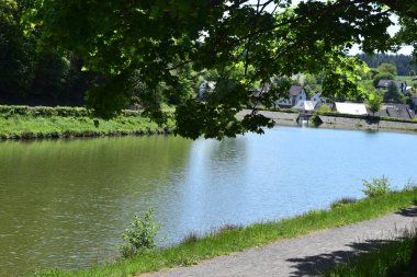 Güzel göl manzarası