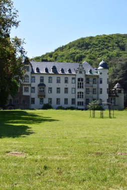 Anderanch yakınlarındaki Schloss Şatosu