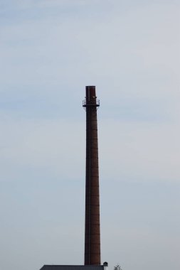 Evin çatısındaki baca.