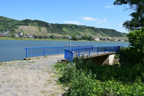 Eski şehrin başkenti. Eyaletin başkenti. En büyük bölgenin en kalabalık şehri.