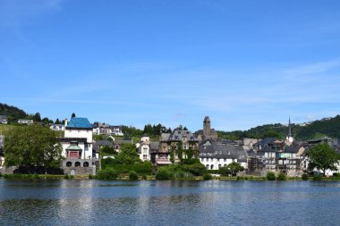Almanya 'nın Traben-Trarbach kentinin manzarası
