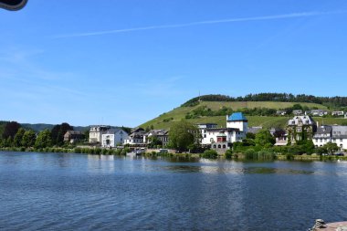 İsviçre 'nin nehir ve nehir manzarası