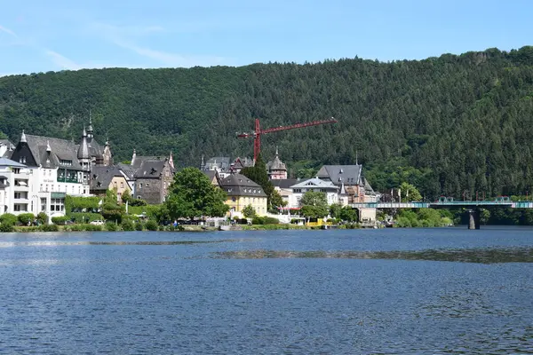 # Nehrin eski şehrinin sabahları #