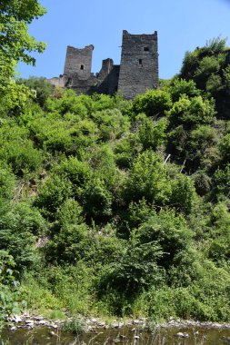 Görkemli ortaçağ mimarisinin manzarası