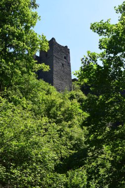 En güzel şehirlerin başkentindeki şatonun kalıntıları.