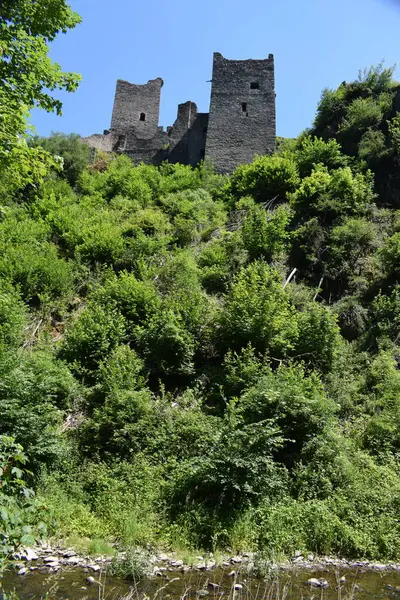 Görkemli ortaçağ mimarisinin manzarası