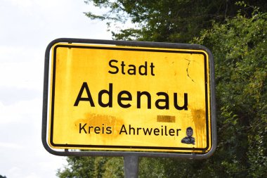 Yol işareti, seçici odak