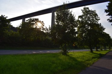 Gün batımında Moseltalbruecke