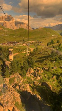 Dağlarda teleferik, passo sella