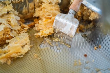 Balmumu ve Balla Metal Şifreleme Tepsisine Kazıyıcı Kaplama