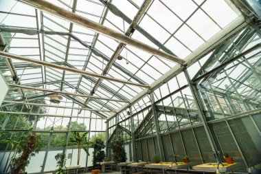 Cam İnşaat 'ın İçinden Sera Çatıya Dibe Bakış