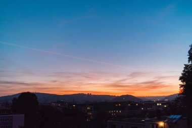 Yumuşak Güneş Işığı Sabah Erken Kalkıyor