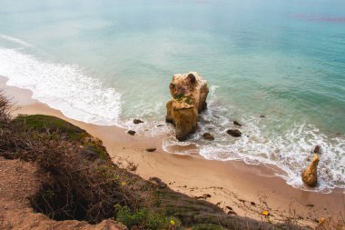 El Matador 'un güzel plajı Malibu California' nın inanılmaz kıyı şeridi manzaralı