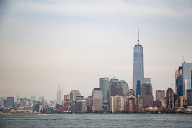 New York 'un şehir manzarası New York' un merkezini gösteriyor. Hudson Nehri 'nden izlenen tek dünya ticaret merkezi ve finansal dağıtım merkezi.