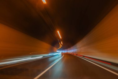 Karanlık Hız Tüneli Görüş Kanadı Trafik Işıkları