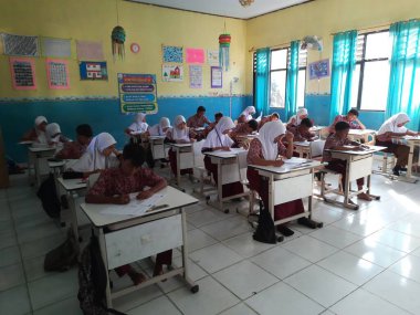 Serang, Banten, Endonezya-28 Ağustos 2025: sınıf öğrencileri