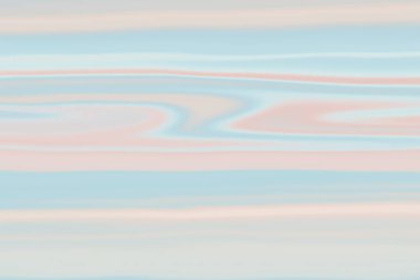 Yumuşak pastel renklerle suluboya bir arka plan. Pembe, mavi ve beyaz yatay çizgiler rüya gibi bir atmosfer yaratır. Tasarımlara biraz zarafet katmak için ideal..