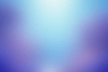 Derin maviden yumuşak mora doğru pürüzsüz bir gradyanı olan büyüleyici soyut bir arkaplan, eşsiz bir görsel cazibe için ince taneli bir dokuya sahip..