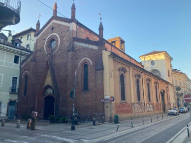 İtalya 18 Eylül 2022: Torino Caddesi. İtalya 'daki eski taş binalar ve ikonik turistik cazibe.