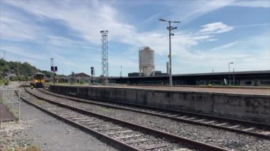 Cork 'un Kent Tren İstasyonu' ndaki İrlanda trenleri