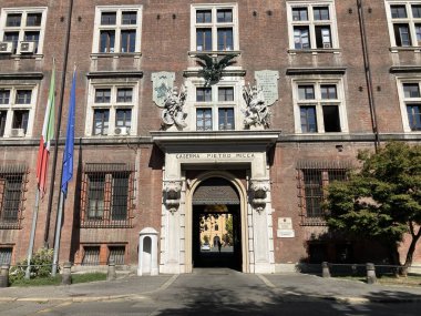 Torino: 21 Eylül 2022: Torino 'da binalar ve caddeler. Torino 'nun ikonik İtalyan manzarası. Ünlü yapı ve mimari