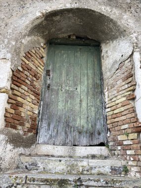 Yunanistan: 8 Ekim 2022: Korfu adasının manzarası. Binalar ve manzara. Eski Kale. 