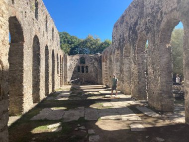 Arnavutluk: 8 Ekim 2022: Butrint manzarası. Arnavutluk 'taki harabe Roma kenti