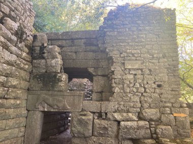 Arnavutluk: 8 Ekim 2022: Butrint manzarası. Arnavutluk 'taki harabe Roma kenti