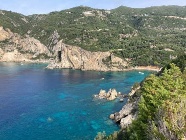 Yunanistan: 8 Ekim 2022: Korfu adasının manzarası. Binalar ve manzara. Eski Kale. 