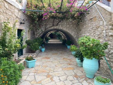 Yunanistan: 8 Ekim 2022: Korfu adasının manzarası. Binalar ve manzara. Eski Kale. 