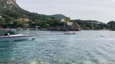 Yunanistan 'ın Korfu adasındaki güzel sahil kasabası Palaiokastritsa