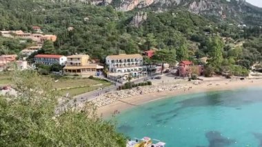 Yunanistan 'ın Korfu adasındaki Palaiokastritsa çevresindeki güzel sahil ve sahil manzaraları