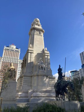 İspanya: 3 Ocak 2025: Madrid sokakları, ikonik binalar, ünlü anıtlar. Spains Capital City 'de sokakta.. 