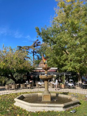 İspanya: 3 Ocak 2025: Madrid sokakları, ikonik binalar, ünlü anıtlar. Spains Capital City 'de sokakta.. 