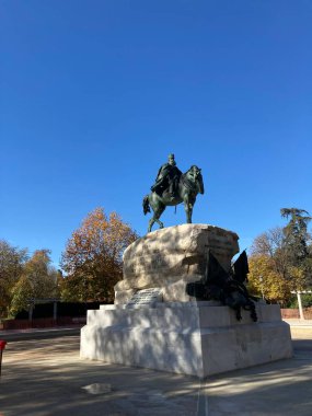 Madrid sokakları, ikonik binalar, ünlü anıtlar. Spains Capital City 'de sokakta.. 