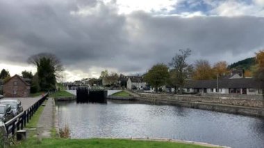 İskoçya, Inverness yakınlarındaki Merkinch 'deki Caledonian Muirtown Kanalı Kanalı Kilitleri