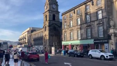 Inverness, İskoçya şehir merkezine bakın. İskoçya 'ya açılan kapı.