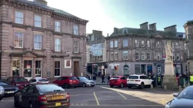 Inverness, İskoçya şehir merkezine bakın. İskoçya 'ya açılan kapı.