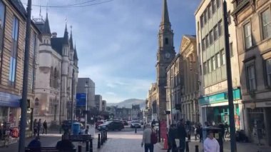 Inverness, İskoçya şehir merkezine bakın. İskoçya 'ya açılan kapı.