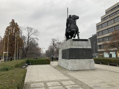 Sokaktaki anıt, taş ve metal heykel - Wrocaw, Polonya şehir merkezi binası