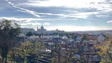 Madrid, İspanya 'nın şehir manzarası. İspanyol başkenti. Ünlü mimari ve şehir manzarası. Şehir kalıntıları. Mısır Tapınak Müzesi. 